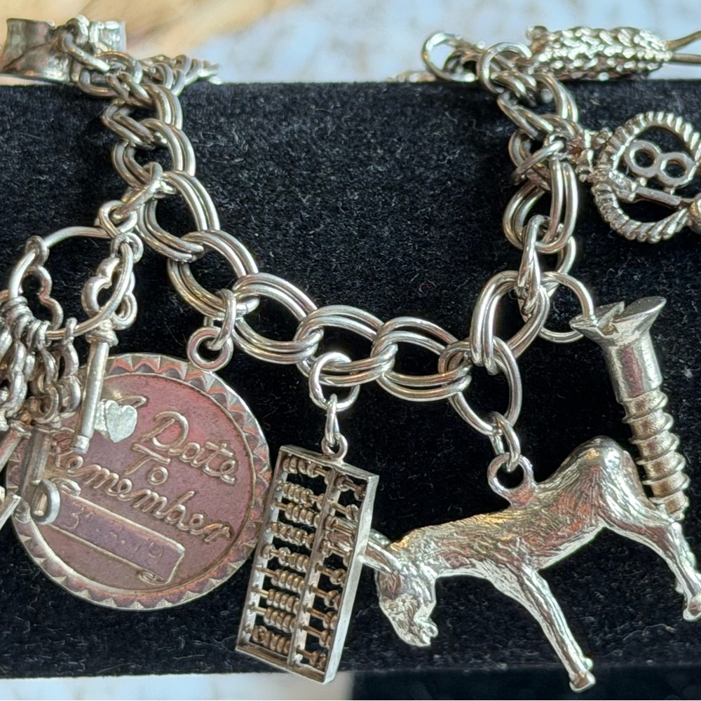 Vintage Sterling silver 925 charm bracelet with 15 charms